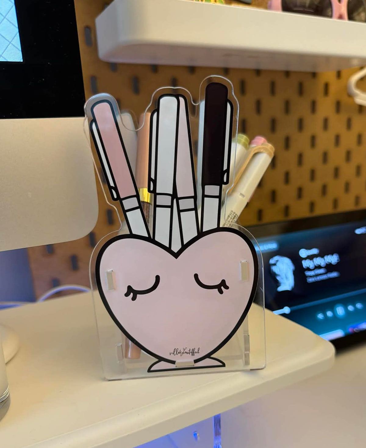 Acrylic |  VBPen Heart Stand
